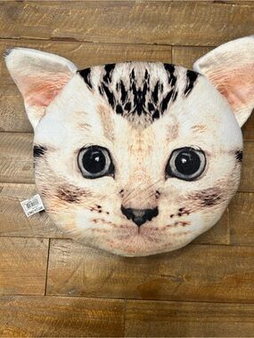 Plush Cat Face Pet Decorative Throw Pillow  American Shorthair Cat Kitten 17”x13